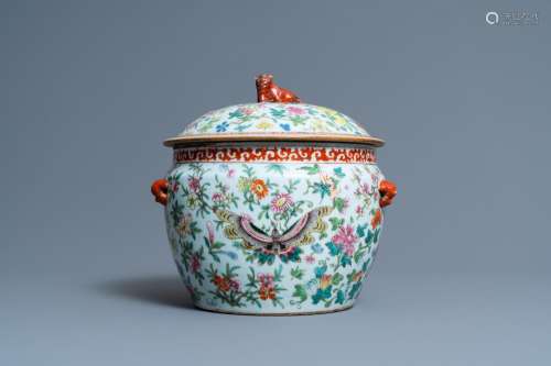 KAMCHENG' BOWL AND COVER WITH BUTTERFLIES, 19TH C.