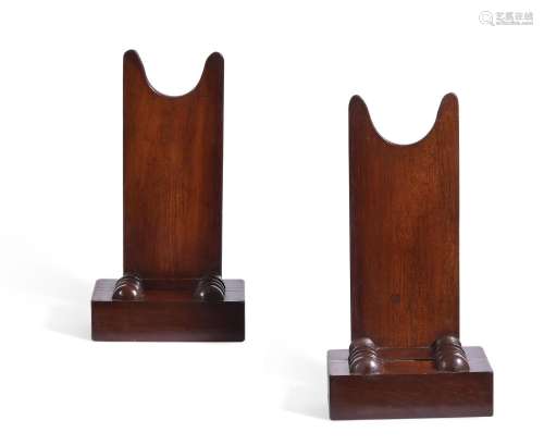 A PAIR OF GEORGE IV MAHOGANY PLATE STANDS, IN THE MANNER OF ...
