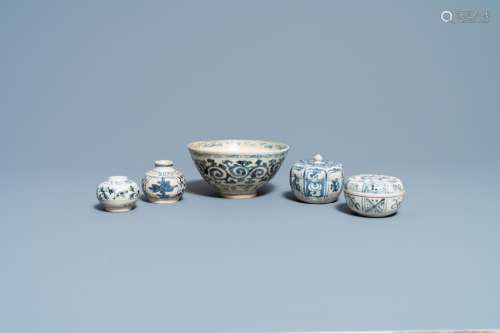Lot 757: FOUR BLUE AND WHITE VIETNAMESE OR ANNAMESE CERAMICS...