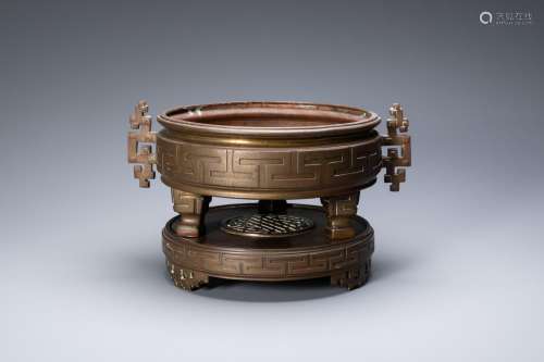Lot 768: A LARGE VIETNAMESE BRONZE CENSER ON STAND, 19/20TH ...