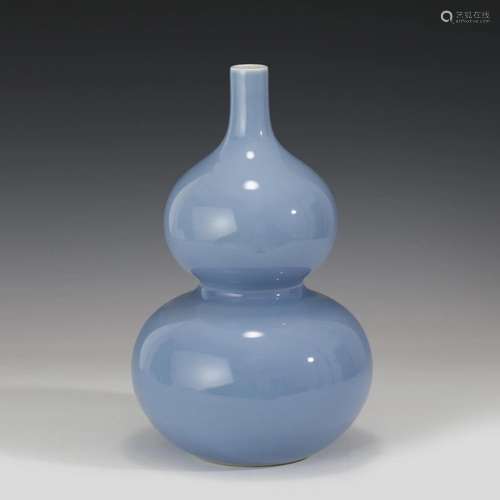 A Clair-De-Lune Double Gourds Vase