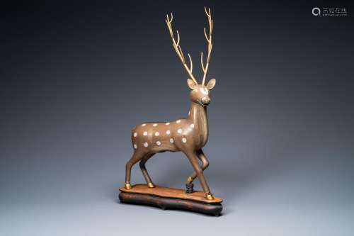 Lot 782: A CHINESE CLOISONNE MODEL OF A DEER, 19/20TH C.