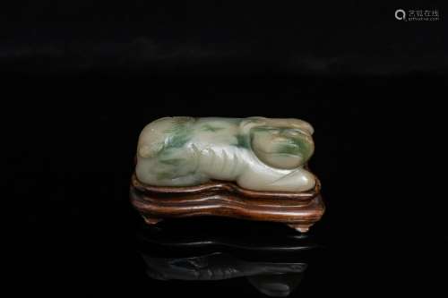 Lot 784: A CHINESE JADEITE MODEL OF A DOG, 19/20TH C.