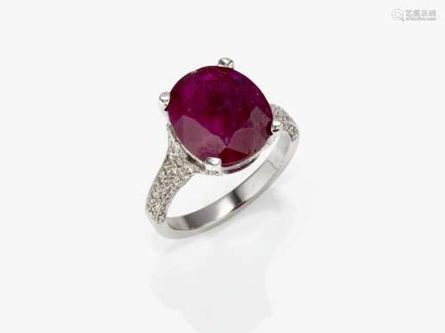 A ring with ruby and brilliant cut diamonds
