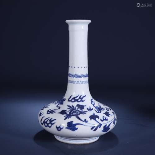 Blue and White Kiln Vase in Dragon Grain
