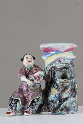 Porcelain figurine. China. Late 19th century