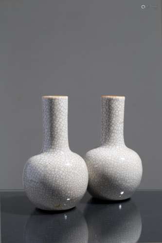 Pair of ceramic vases. China. Late 19th century