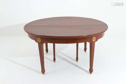 Oval extendible wooden table. France.19th century