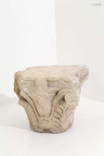 Capital in carved stone. 16th century