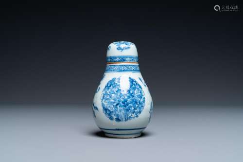 Lot 923: A CHINESE BLUE AND WHITE SCREW TOP CASTER AFTER A E...