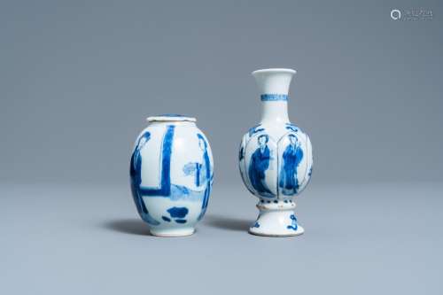 Lot 936: A CHINESE BLUE AND WHITE TEA CADDY AND A BOTTLE VAS...