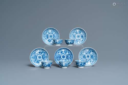 Lot 955: FIVE CHINESE BLUE AND WHITE CUPS AND SAUCERS, KANGX...