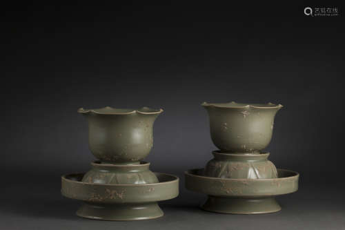 YaoZhou Kiln Plate Holder in Lotus form