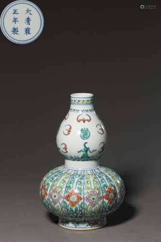 Kiln Calabash Vase in Floral Design from Qing