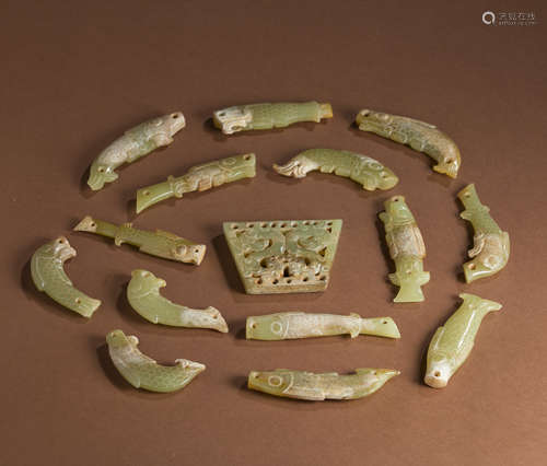 Ancient fish-shaped jade ornaments