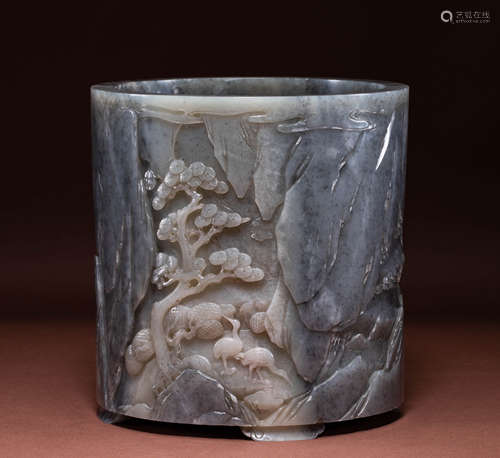 Hetian jade pen holder from the Qing Dynasty