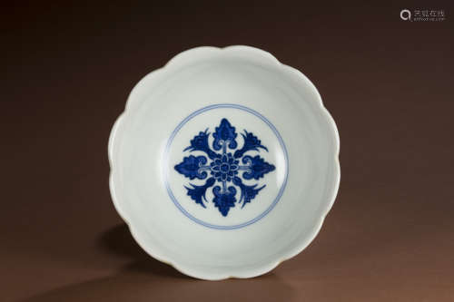 Qing Dynasty blue and white porcelain bowl