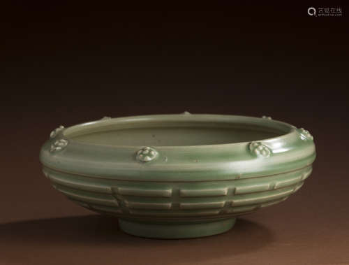 Longquan kiln porcelain in song Dynasty