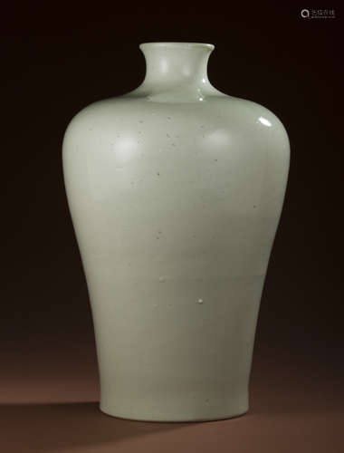 Ming dynasty white plum vase