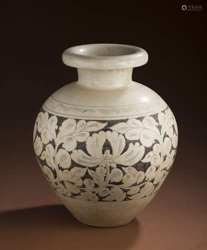 Large porcelain POTS of liao Dynasty