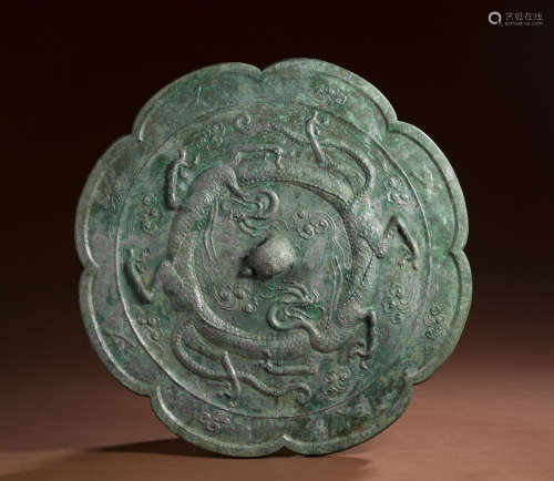 Tang Dynasty dragon bronze mirror