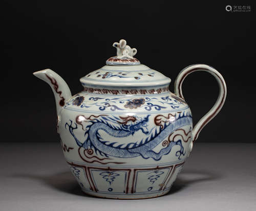 Yuan dynasty blue and white dragon pattern pot