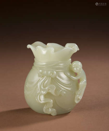 Hetian jade bag from the Qing Dynasty