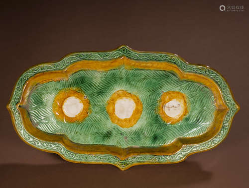 Tri-color porcelain plate of liao Dynasty