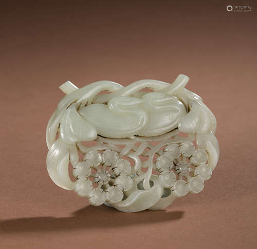 Hetian Jade pendants in the Song Dynasty