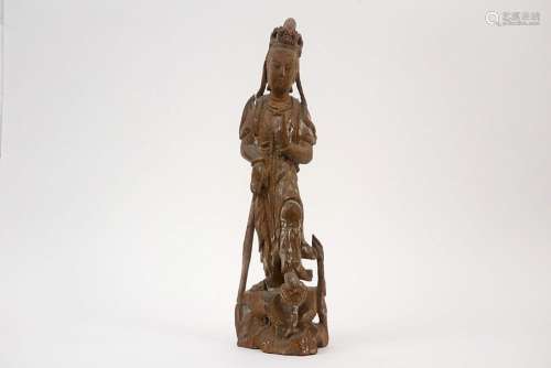 CHINA - TANG-DYNASTIE (618 - 906) (?) sculptuur in hout met ...