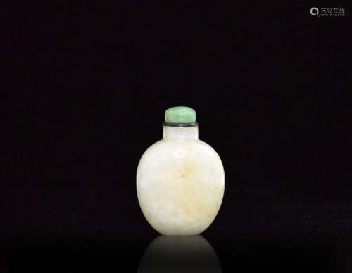 A Fine Chinese Jadeite Snuff Bottle