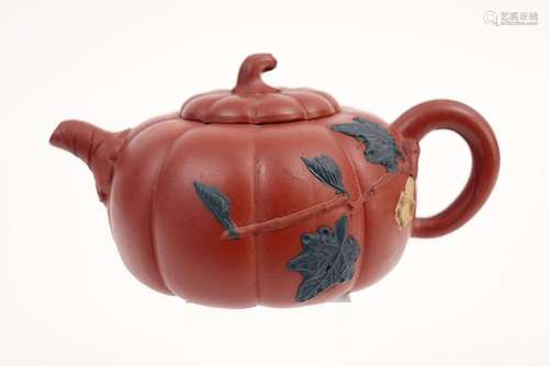 Chinese theepot in gemerkt "Yixing" aardewerk - ho...