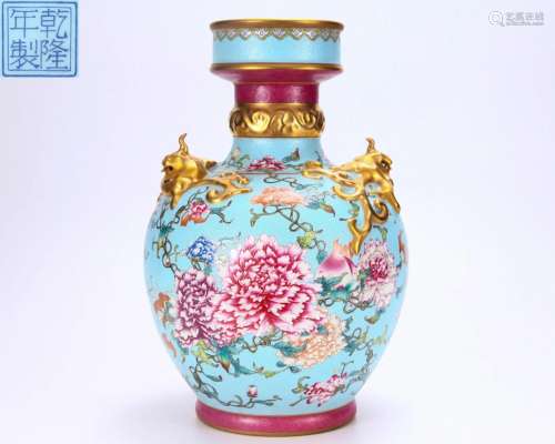 A Falangcai and Gilt Vase Qing Dyn.