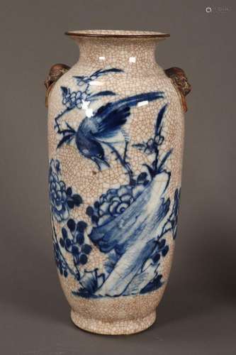 Chinese Qing Dynasty Porcelain Vase,