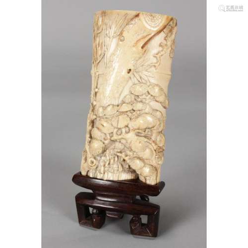 Stunning Chinese Qing Dynasty, 18th Century Ivory