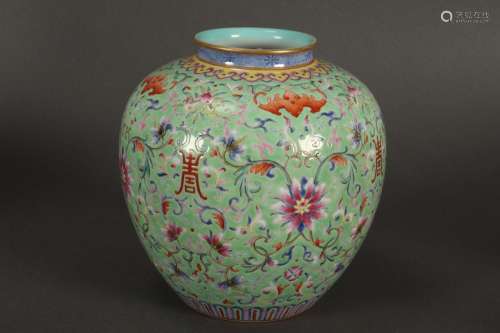 Fine Chinese Yangchai Porcelain Jar,