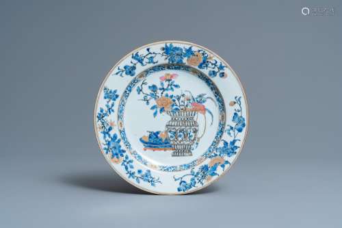 Lot 1051: A CHINESE OVERGLAZE ENAMEL AND GRISAILLE PLATE WIT...