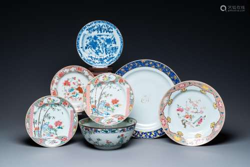 Lot 1070: SIX CHINESE BLUE AND WHITE AND FAMILLE ROSE DISHES...