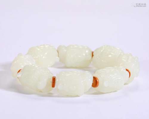 A White Jade Bracelet Qing Dyn.