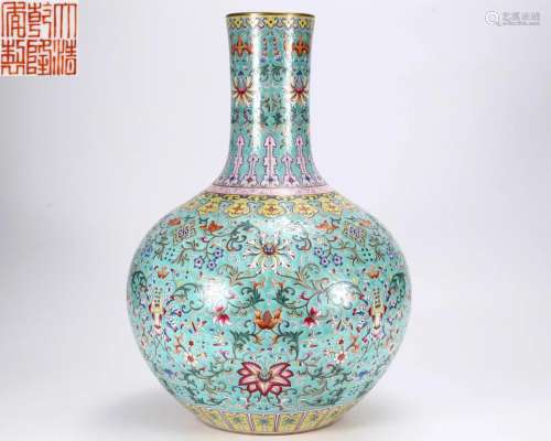 A Famille Rose Globular Vase Qing Dyn.