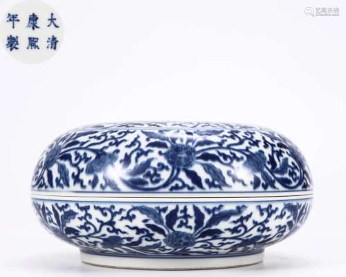 A Blue and White Floral Scrolls Paste Box Qing Dyn.