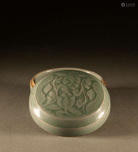 Tang Dynasty - Flower Pattern Lid Box