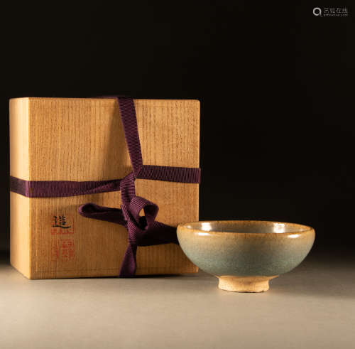Song Dynasty - Jun porcelain bowl