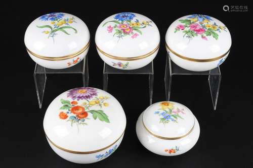 Meissen Blumenmalerei 5 Deckeldosen, lidded boxes,