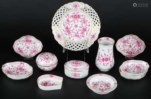 Meissen Indisch Purpur Reich 13-teiliges Konvolut, porcelain...