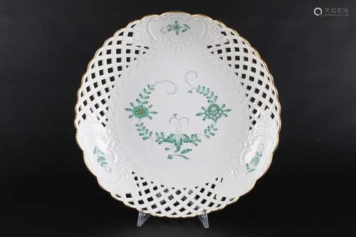 Meissen Indisch Grün große Prunkschale, decorative cutwork b...