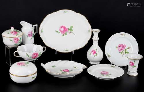 Meissen Rote Rose 10-teiliges Konvolut, porcelain lot red ro...