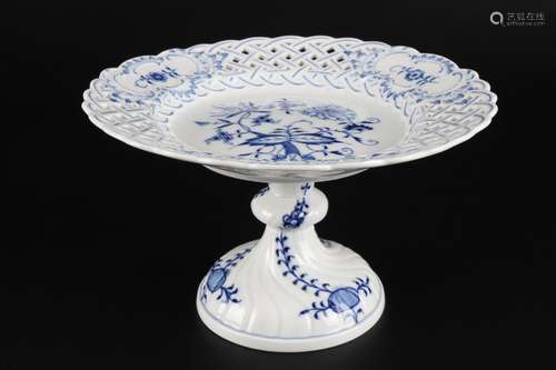 Meissen Zwiebelmuster Tafelaufsatz, cutwork centerpiece,