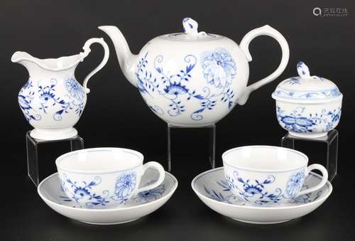 Meissen Zwiebelmuster Tee Dejeuner, tea set for 2 pers.,