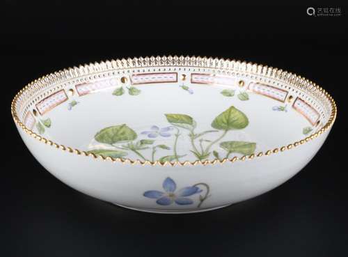 Royal Copenhagen Flora Danica Prunkschale 3503, decorative b...